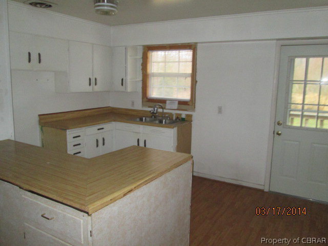3999 Cedar Bush Road Hayes, VA 23072 - Photo 5 of 10