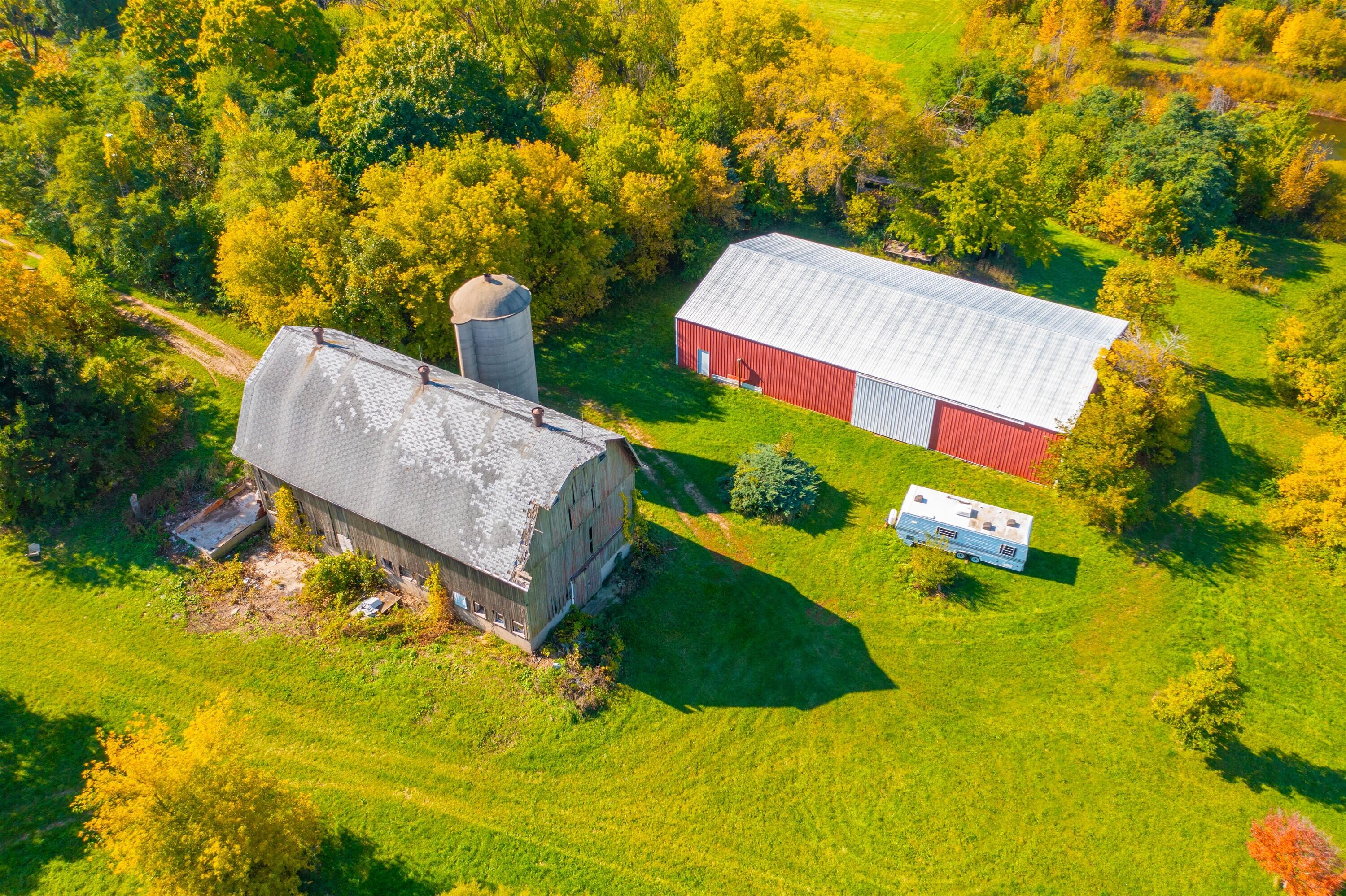 W4264 Sporleder Road Geneva, WI 53121 - Photo 2 of 29 Barn and Shed from Overhead