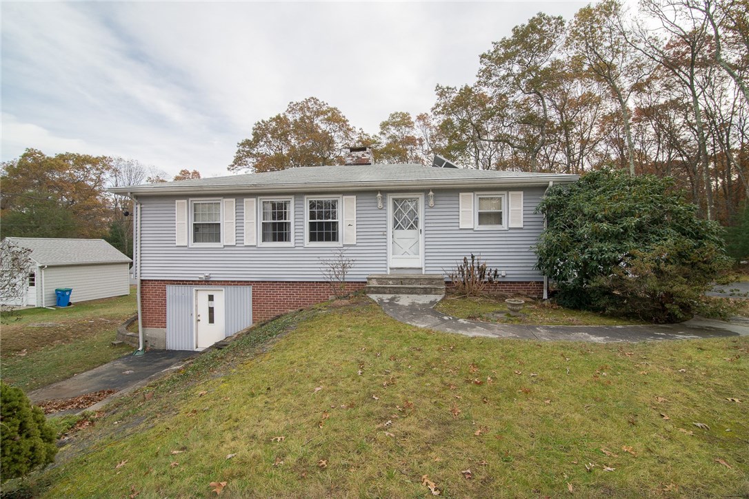 124 Angell Road Lincoln, RI 02865 - Photo 1 of 29 Gallery Image 1