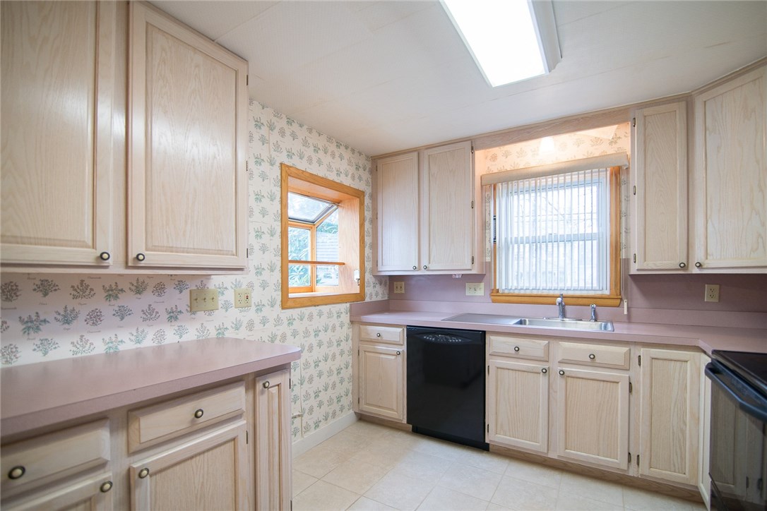 124 Angell Road Lincoln, RI 02865 - Photo 14 of 29 Gallery Image 14