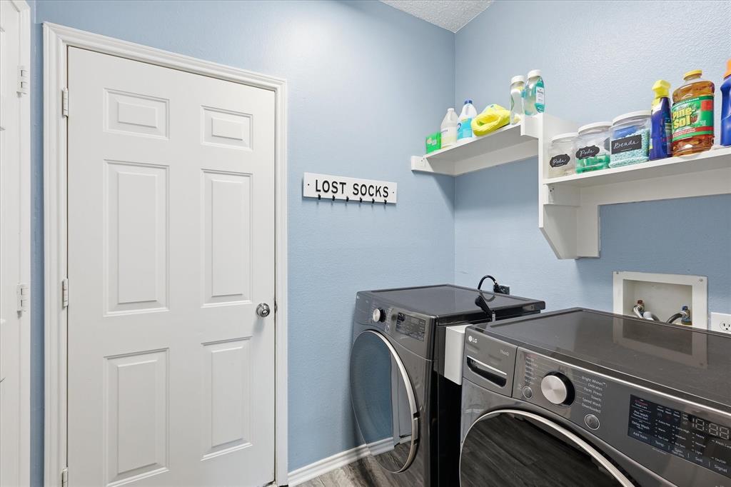 2112 Loon Lake Road Denton, TX 76210 - Photo 32 of 40 Laundry room