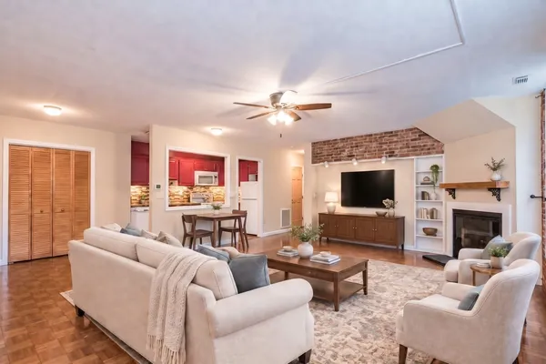 $265,000 | 124 College Street, Unit 2, South Hadley, MA 01075