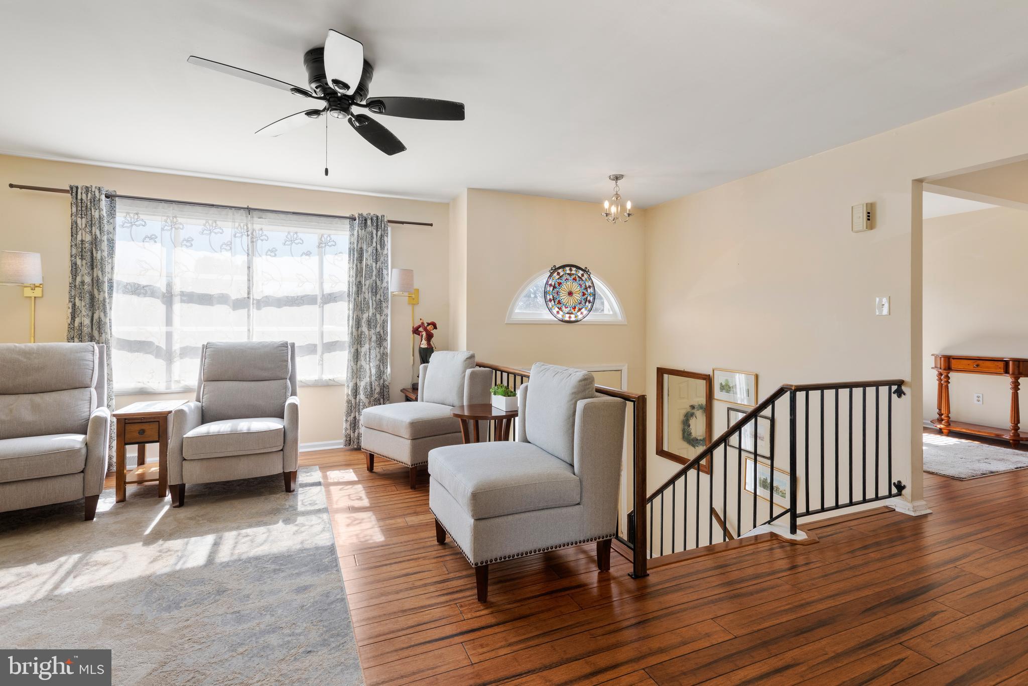 5005 Farming Ridge Boulevard Reading, PA 19606 - Photo 2 of 25 a living room with furniture and a large window