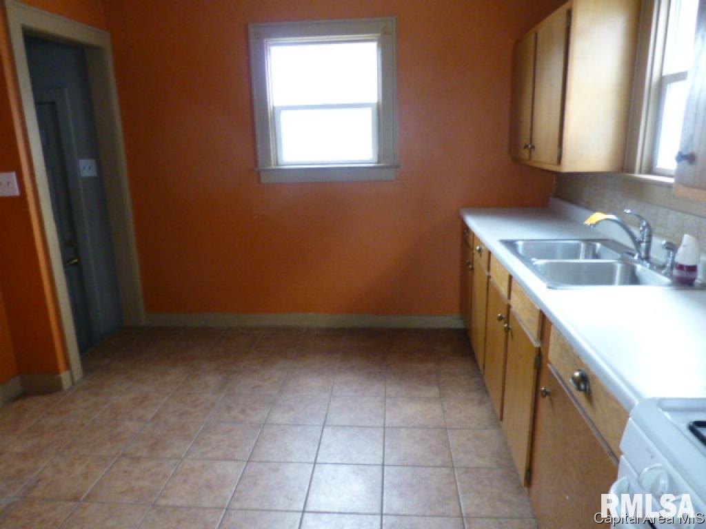 113 North Wesley Street Springfield, IL 62702 - Photo 5 of 14