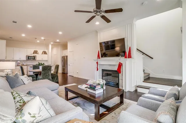 $474,999 | 5122 Slate Street, Fort Worth, TX 76114