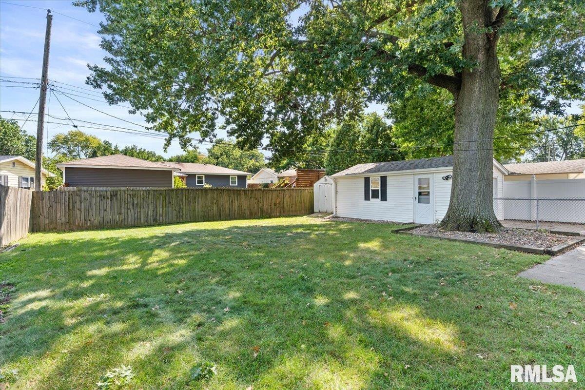 8 Foresters Lane Springfield, IL 62704 - Photo 34 of 37 Gallery Image 34