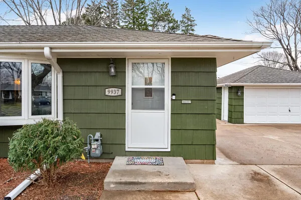 $385,000 | 9937 Columbus Avenue South, Bloomington, MN 55420