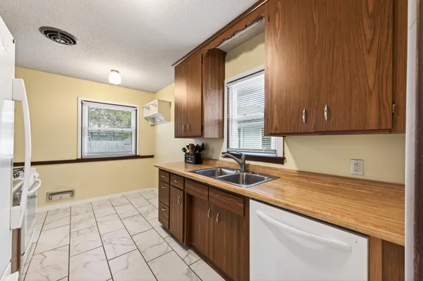 $385,000 | 9937 Columbus Avenue South, Bloomington, MN 55420