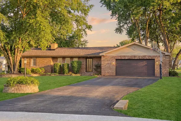 $669,900 | 28 South Cherry Drive, Oswego, IL 60543