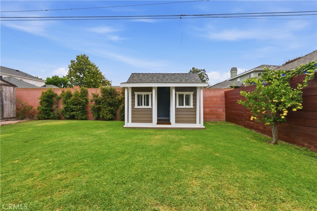 5559 East Monlaco Road Long Beach, CA 90808 - Photo 42 of 54 Custom Playhouse!