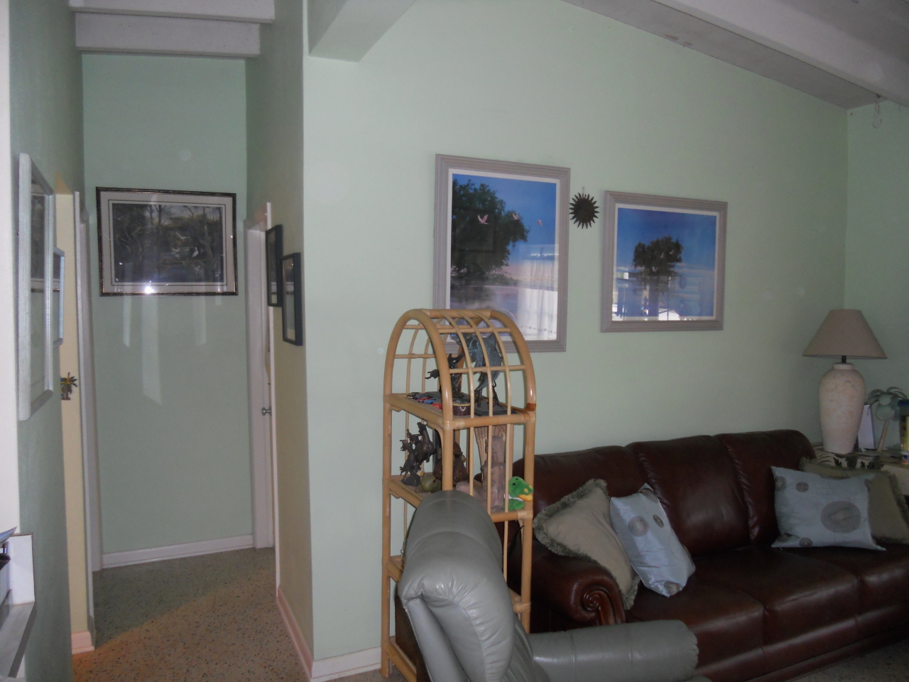 138 1st Road Key Largo, FL 33037 - Photo 4 of 7 Hallway