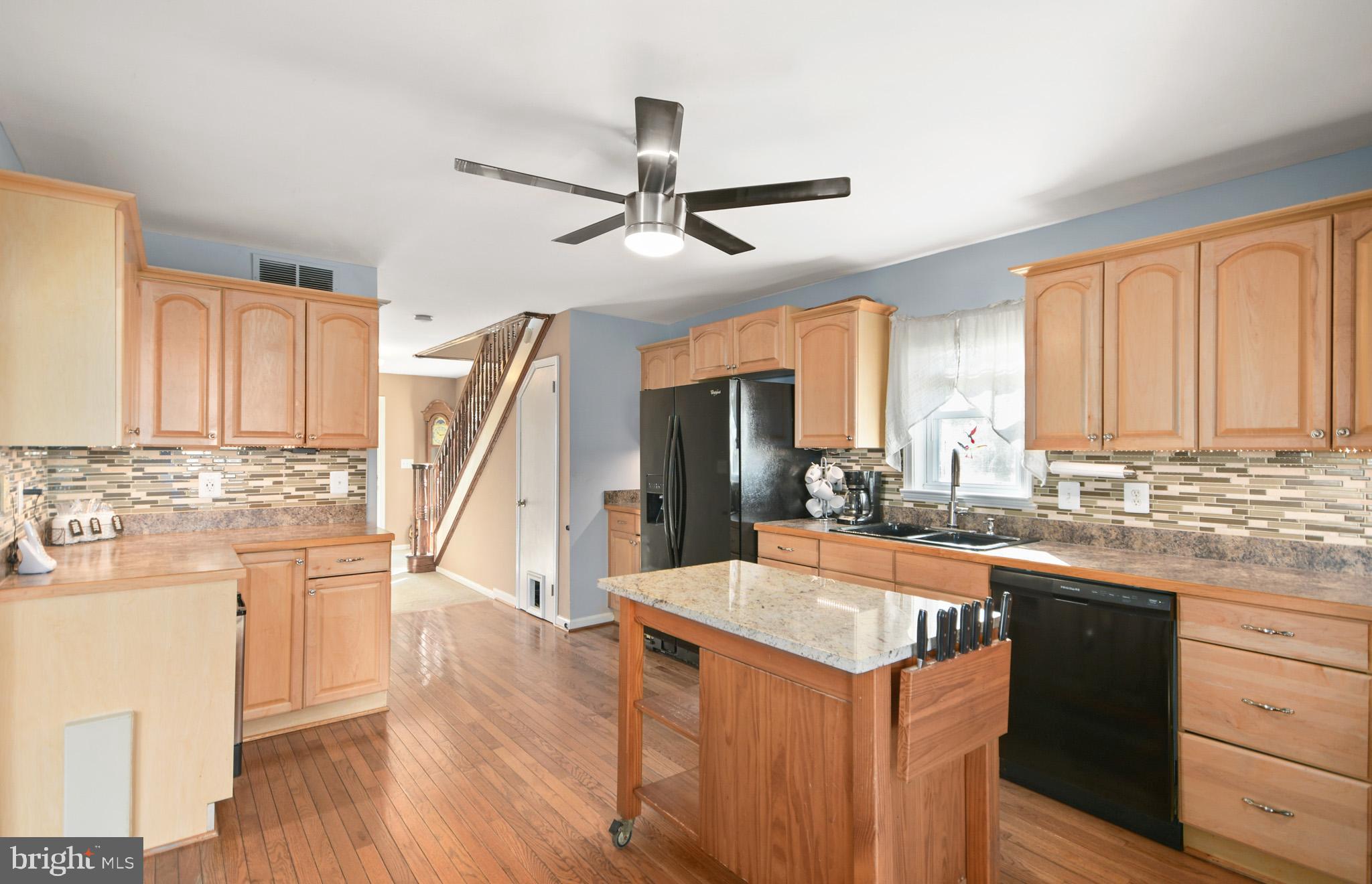 27616 Ridge Road Damascus, MD 20872 - Photo 11 of 50