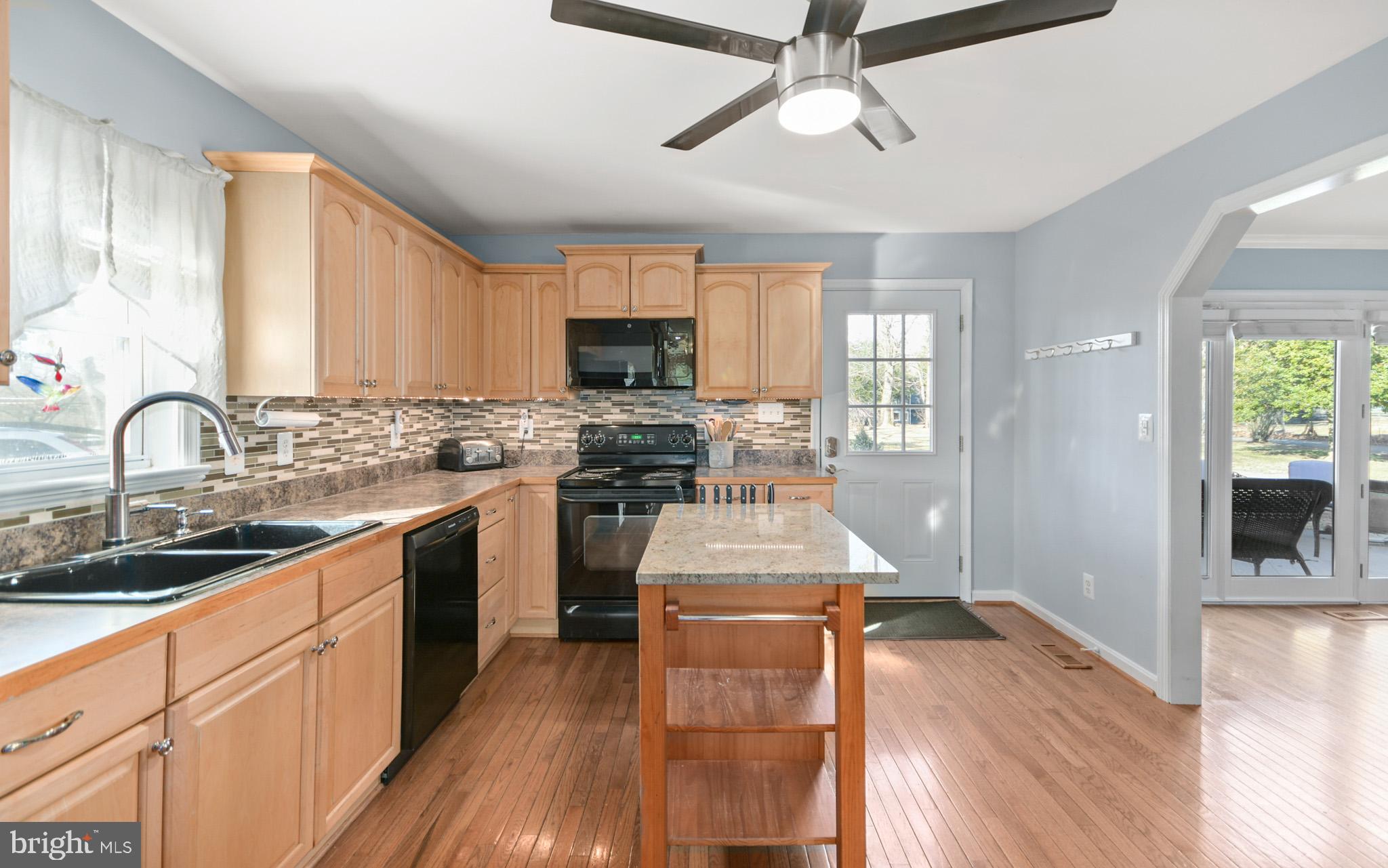 27616 Ridge Road Damascus, MD 20872 - Photo 8 of 50