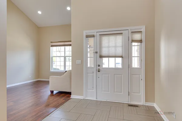 $629,900 | 4 Waterton Drive, Streamwood, IL 60107