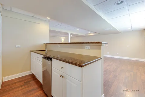 $629,900 | 4 Waterton Drive, Streamwood, IL 60107