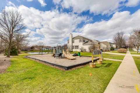 $629,900 | 4 Waterton Drive, Streamwood, IL 60107