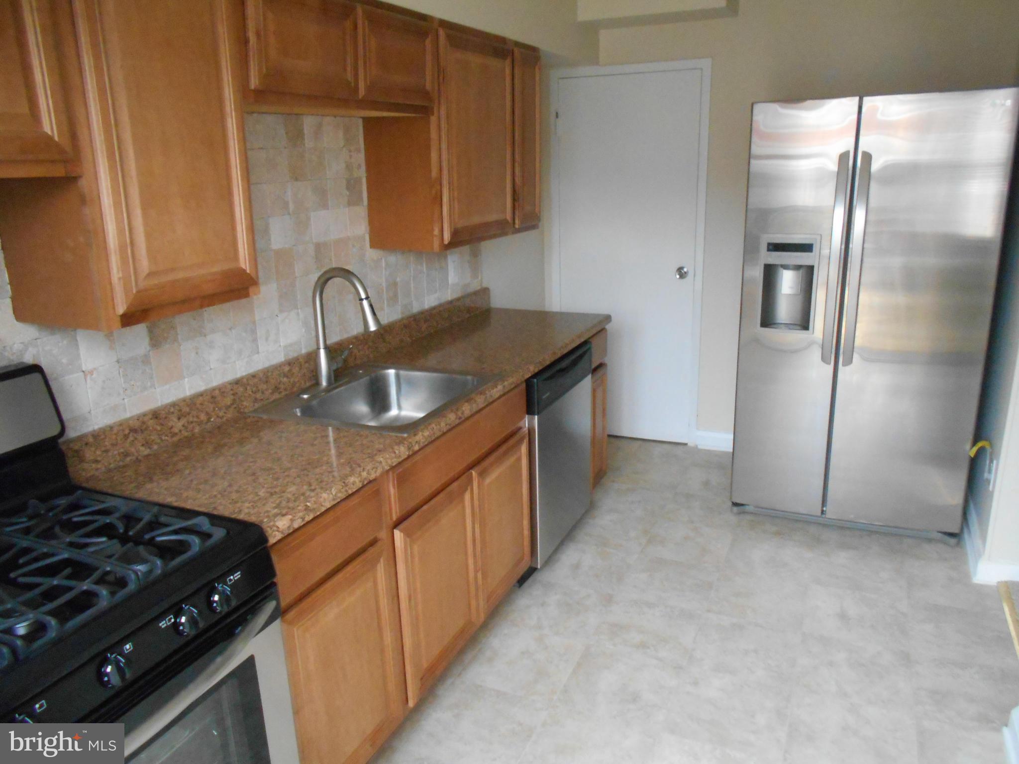 8039 Wallace Road Baltimore, MD 21222 - Photo 2 of 9 Kitchen
