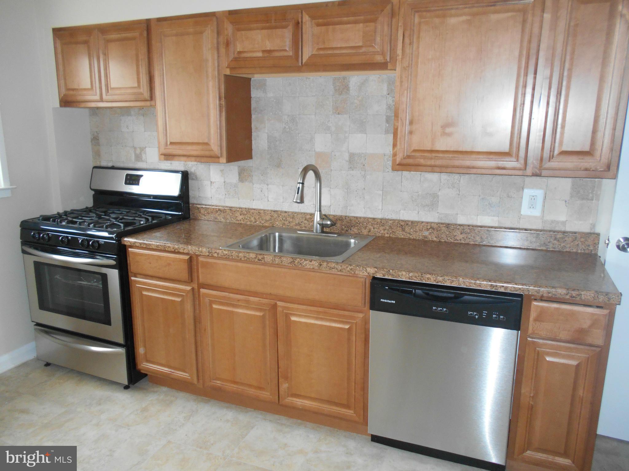 8039 Wallace Road Baltimore, MD 21222 - Photo 3 of 9 Kitchen
