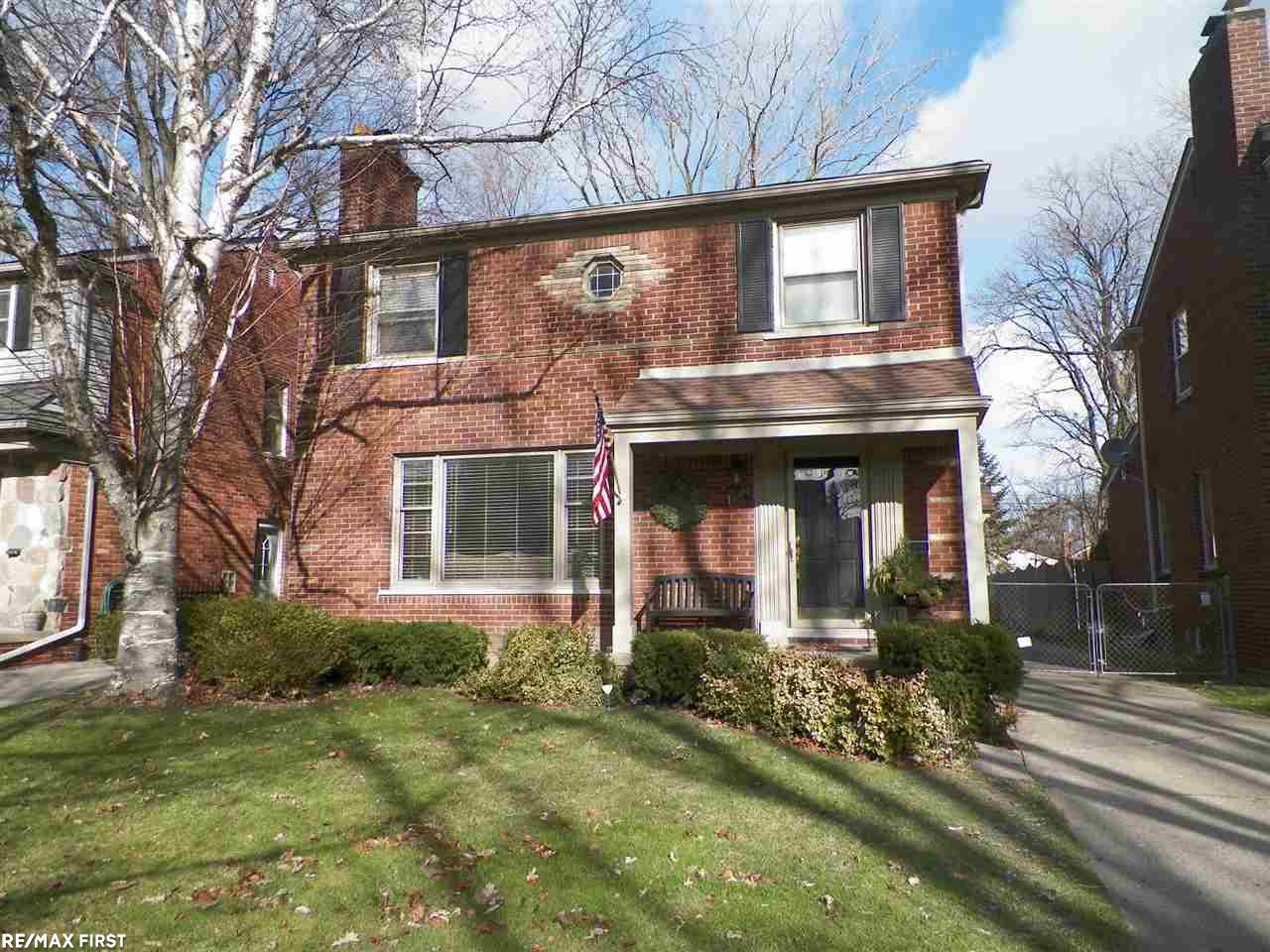 1944 Severn Road Grosse Pointe Woods, MI 48236 - Photo 1 of 25