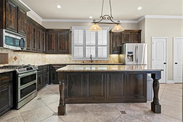 $2,350 | 182 Charleston Lane, Fate, TX 75189