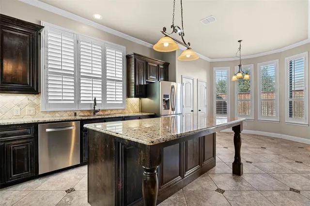 $2,350 | 182 Charleston Lane, Fate, TX 75189