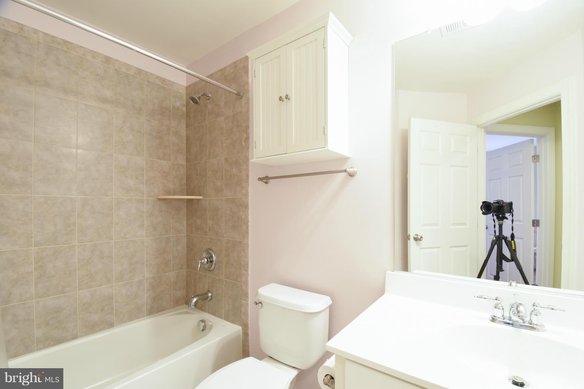 804 West Glebe Road Alexandria, VA 22305 - Photo 23 of 30 Bath