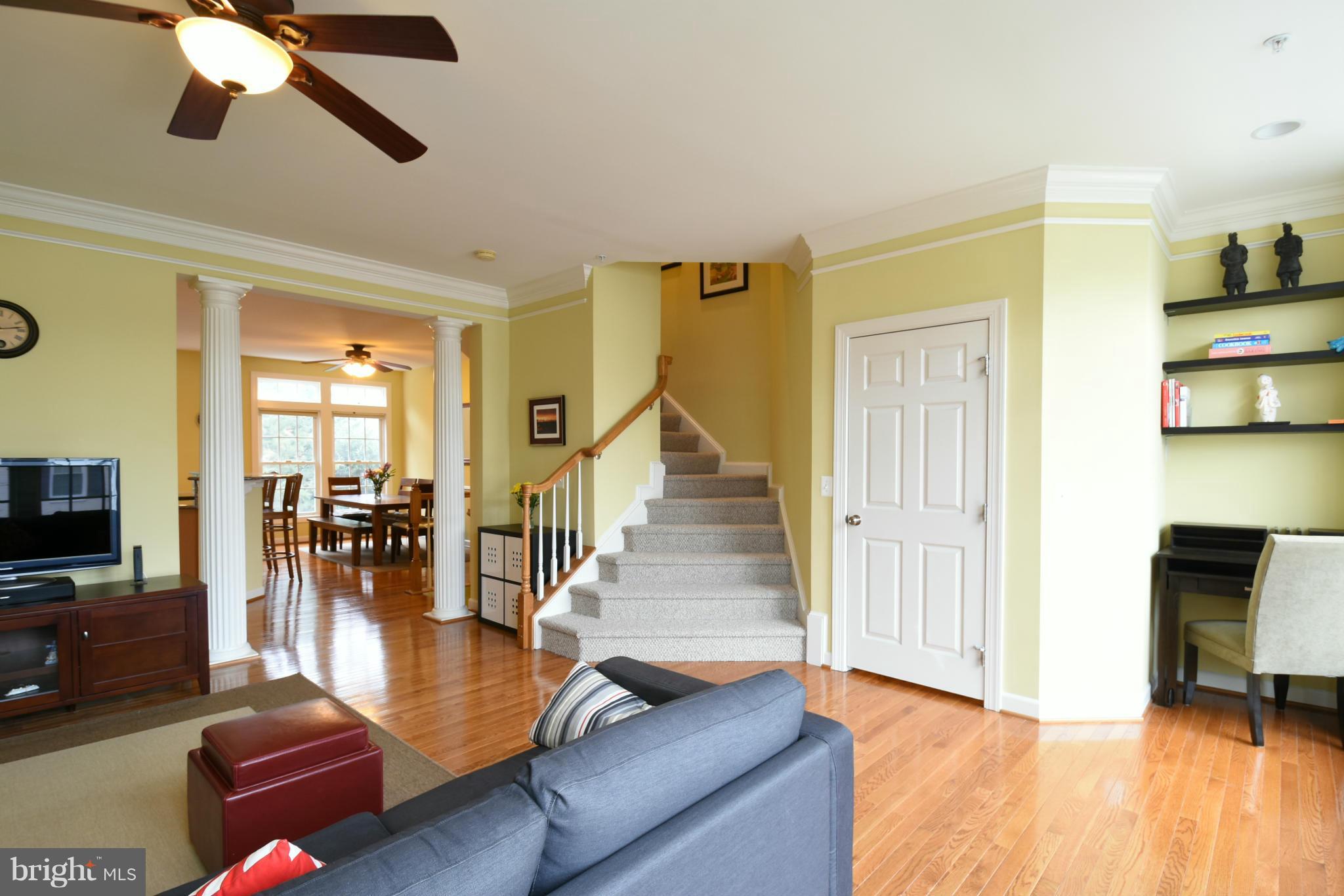 804 West Glebe Road Alexandria, VA 22305 - Photo 5 of 30 Living Room