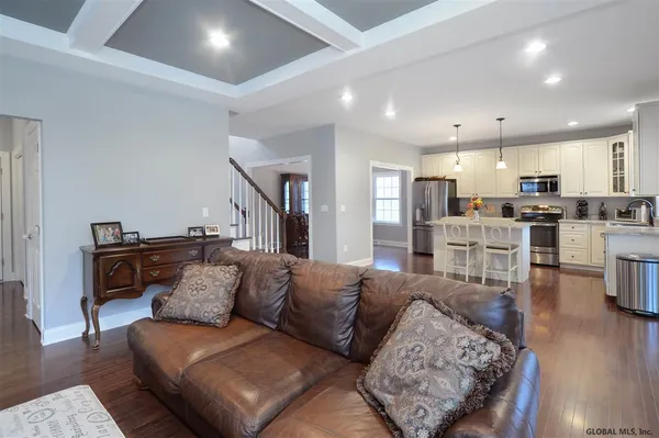 $583,500 | 61 Lakepointe Way, Saratoga Springs, NY 12866