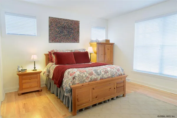 $583,500 | 61 Lakepointe Way, Saratoga Springs, NY 12866