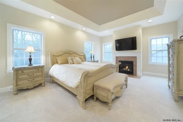 $583,500 | 61 Lakepointe Way, Saratoga Springs, NY 12866