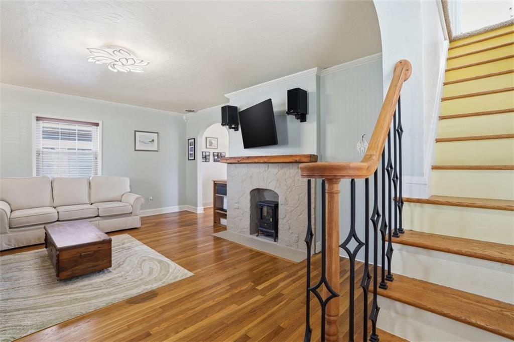 645 McCully Street Pittsburgh, PA 15243 - Photo 6 of 32