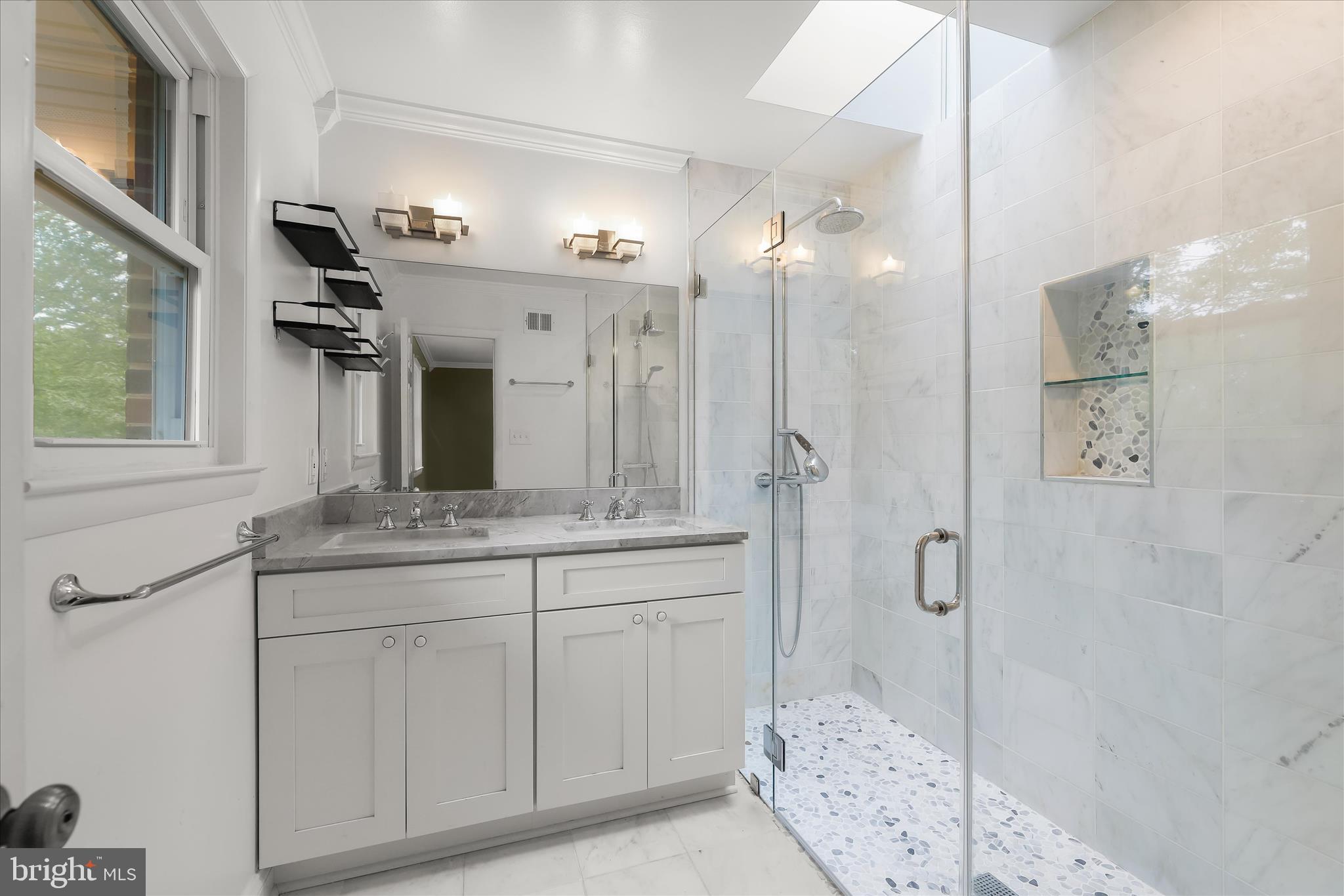 11713 Wayneridge Street Fulton, MD 20759 - Photo 23 of 52 Primary Bath
