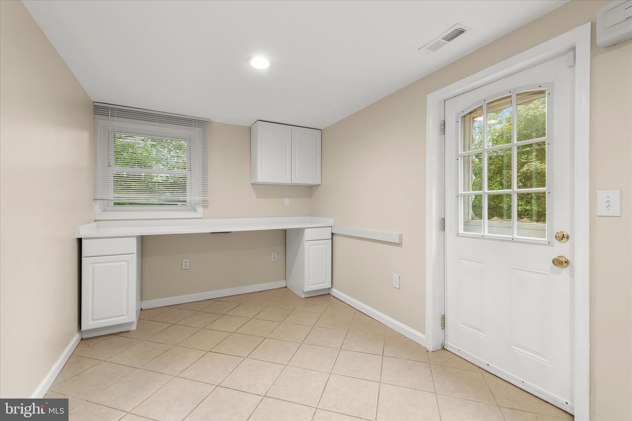 11713 Wayneridge Street Fulton, MD 20759 - Photo 37 of 52 Laundry Room