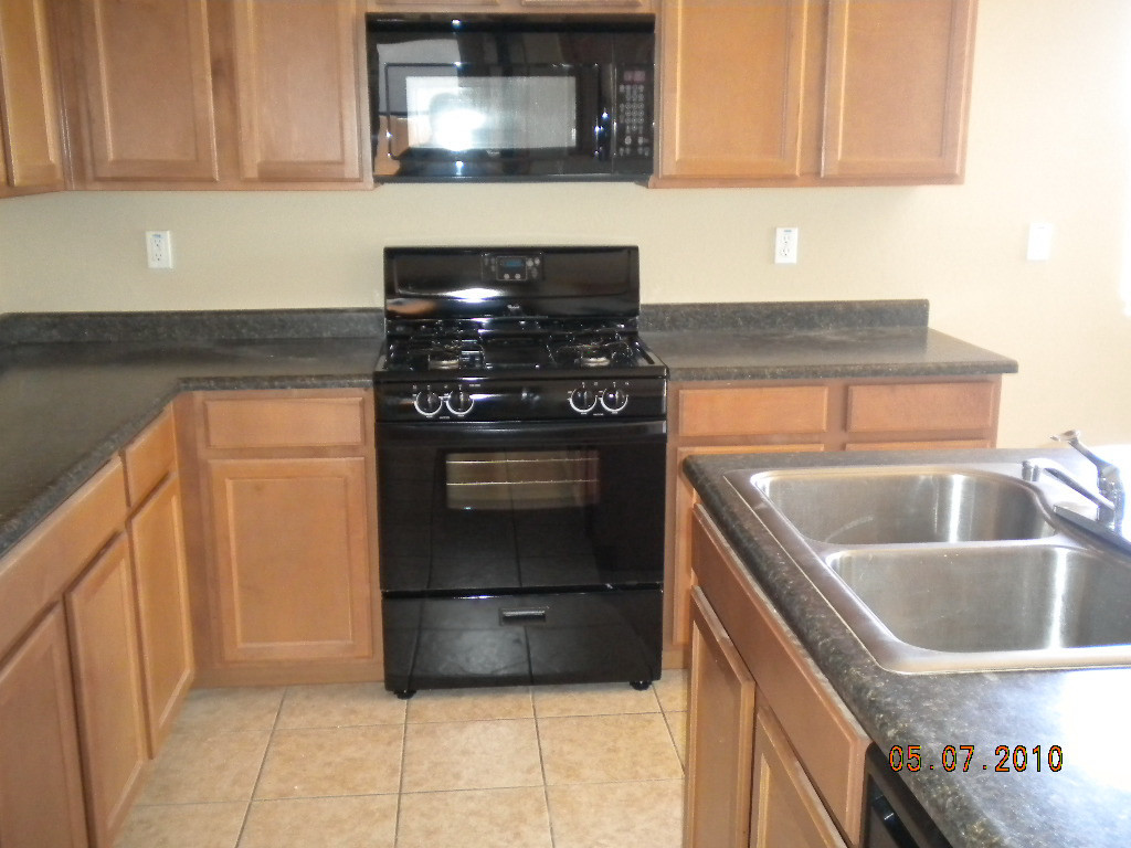7356 West Beverly Road Laveen, AZ 85339 - Photo 4 of 21 kitchen