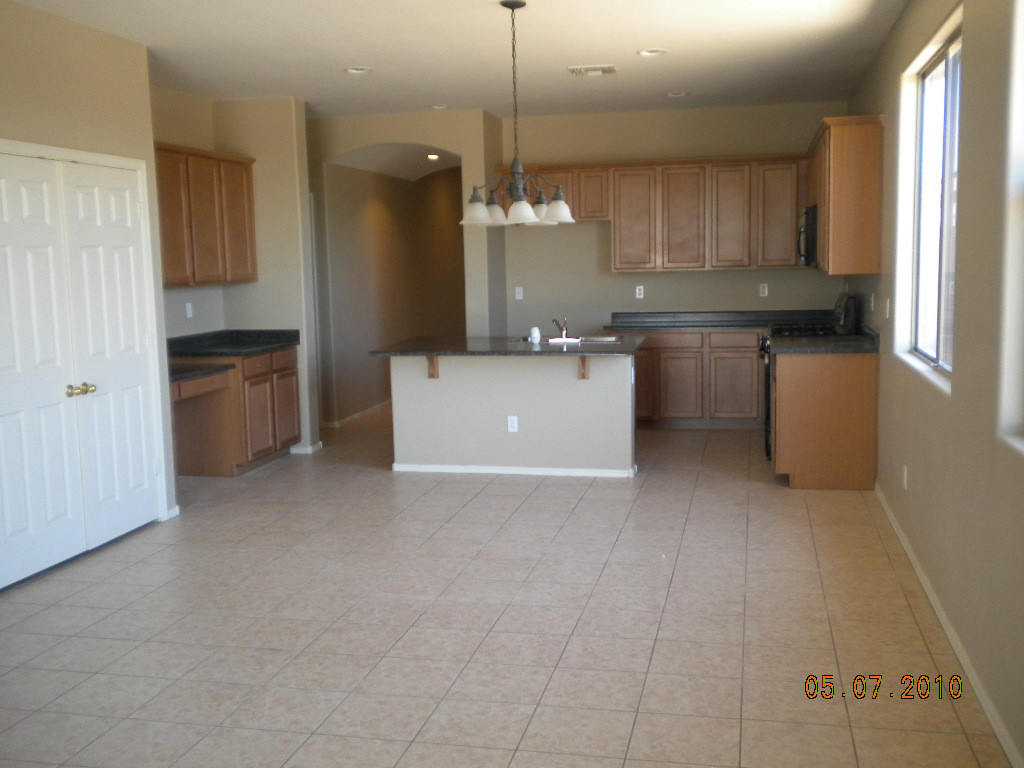 7356 West Beverly Road Laveen, AZ 85339 - Photo 5 of 21 Great room