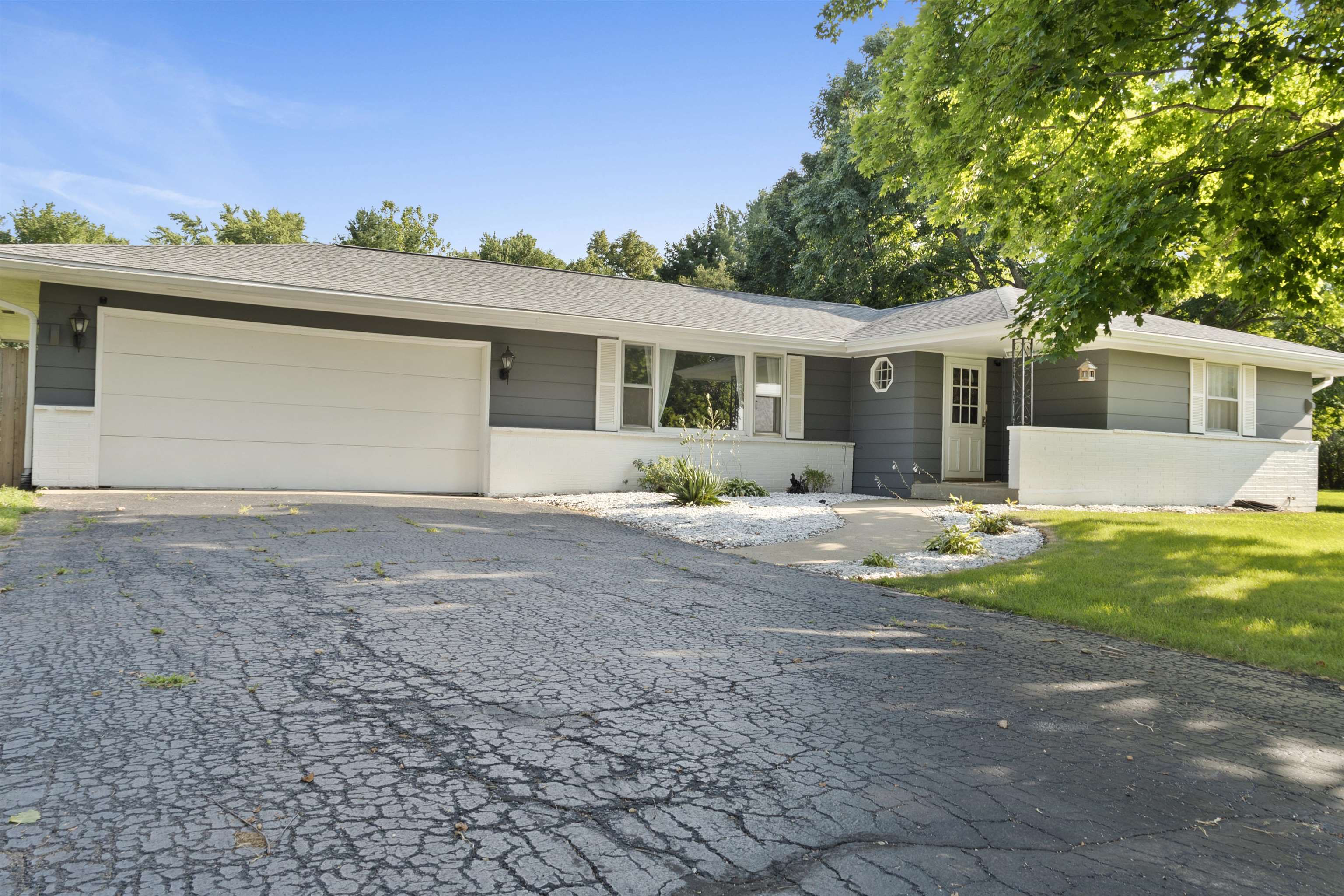 6951 McCurry Road Roscoe, IL 61073 - Photo 1 of 27 Gallery Image 1