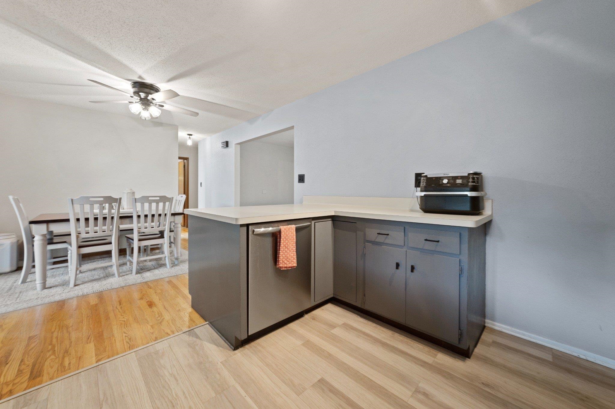 6951 McCurry Road Roscoe, IL 61073 - Photo 8 of 27 Gallery Image 8