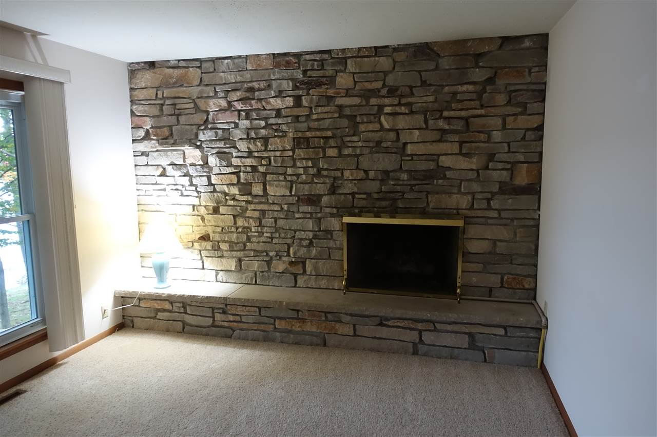 412 Highview Road Traverse City, MI 49696 - Photo 11 of 26 1824665-10.JPG
