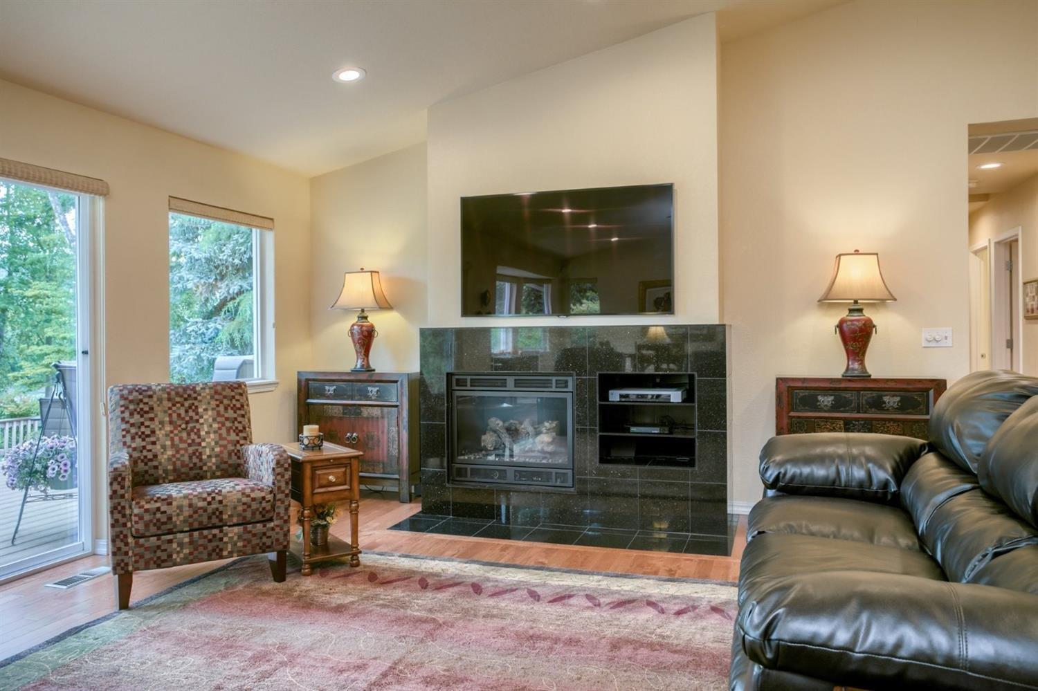 2818 South River Road Grants Pass, OR 97527 - Photo 20 of 35 Fireplace....