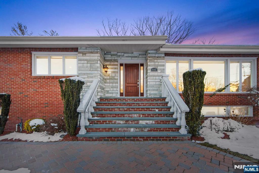 662 Summit Street Englewood Cliffs, NJ 07632 - Photo 15 of 48