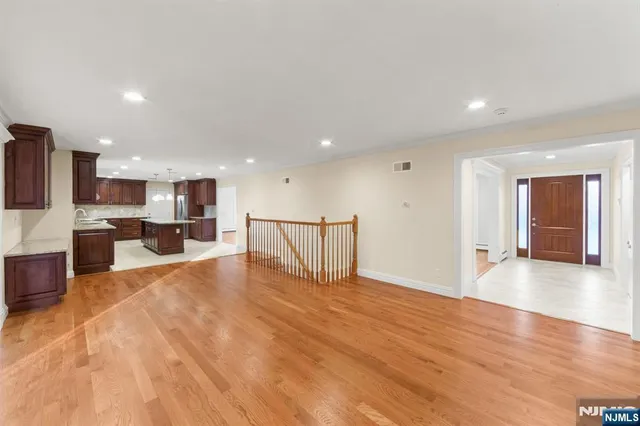 $2,799,000 | 662 Summit Street, Englewood Cliffs, NJ 07632