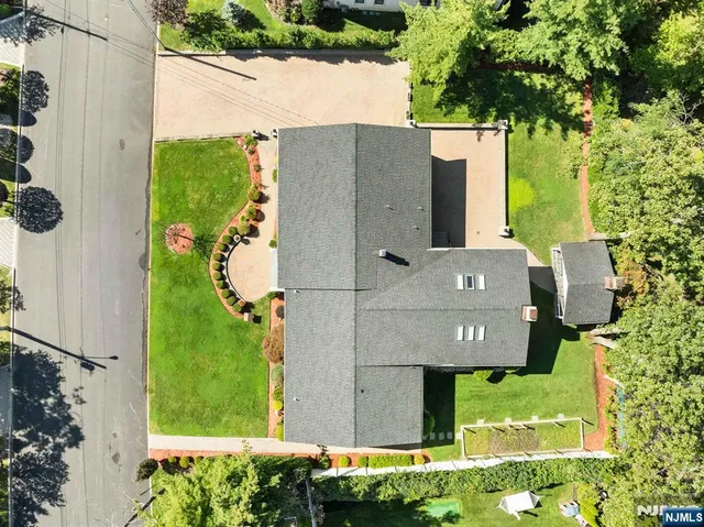 $2,799,000 | 662 Summit Street, Englewood Cliffs, NJ 07632