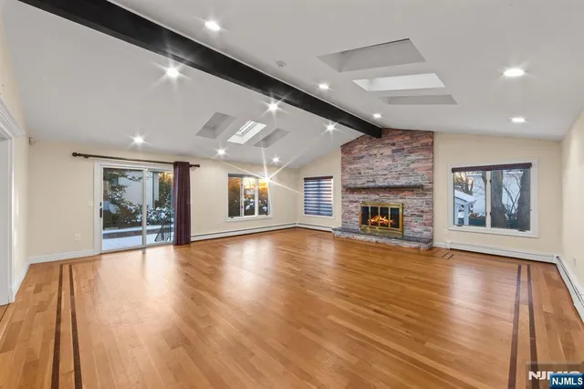 $2,799,000 | 662 Summit Street, Englewood Cliffs, NJ 07632