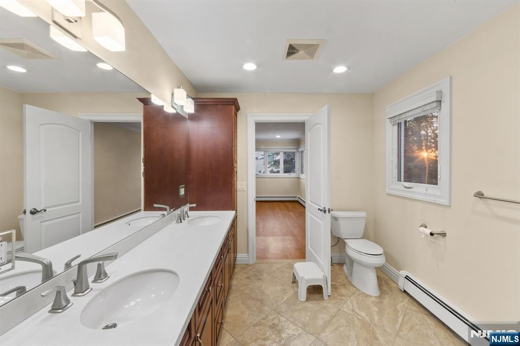 662 Summit Street Englewood Cliffs, NJ 07632 - Photo 33 of 48