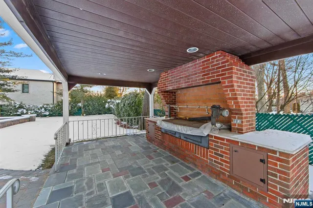 $2,799,000 | 662 Summit Street, Englewood Cliffs, NJ 07632