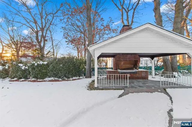 $2,799,000 | 662 Summit Street, Englewood Cliffs, NJ 07632