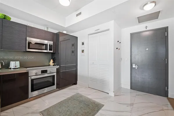 $4,550 | 1080 Brickell Avenue, Unit 2506, Miami, FL 33131