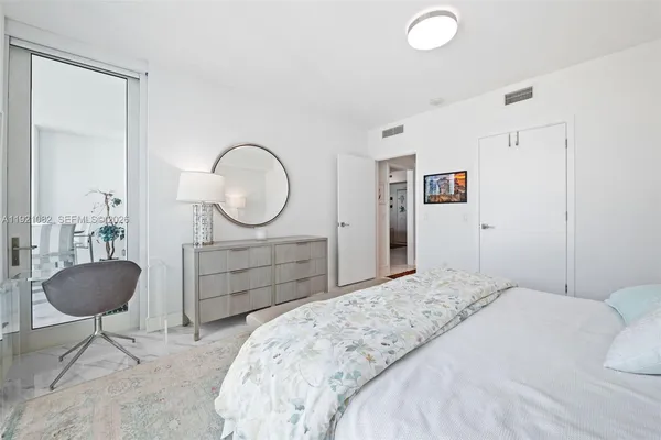 $4,550 | 1080 Brickell Avenue, Unit 2506, Miami, FL 33131