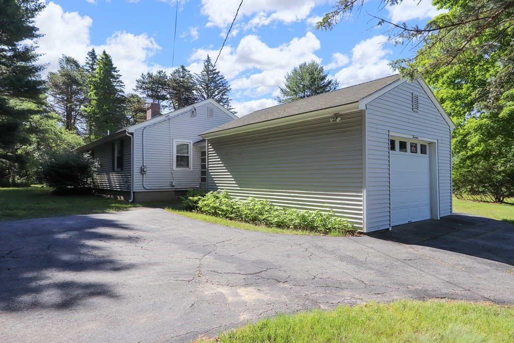 14 Snow Road Grafton, MA 01536 - Photo 2 of 22 Gallery Image 2