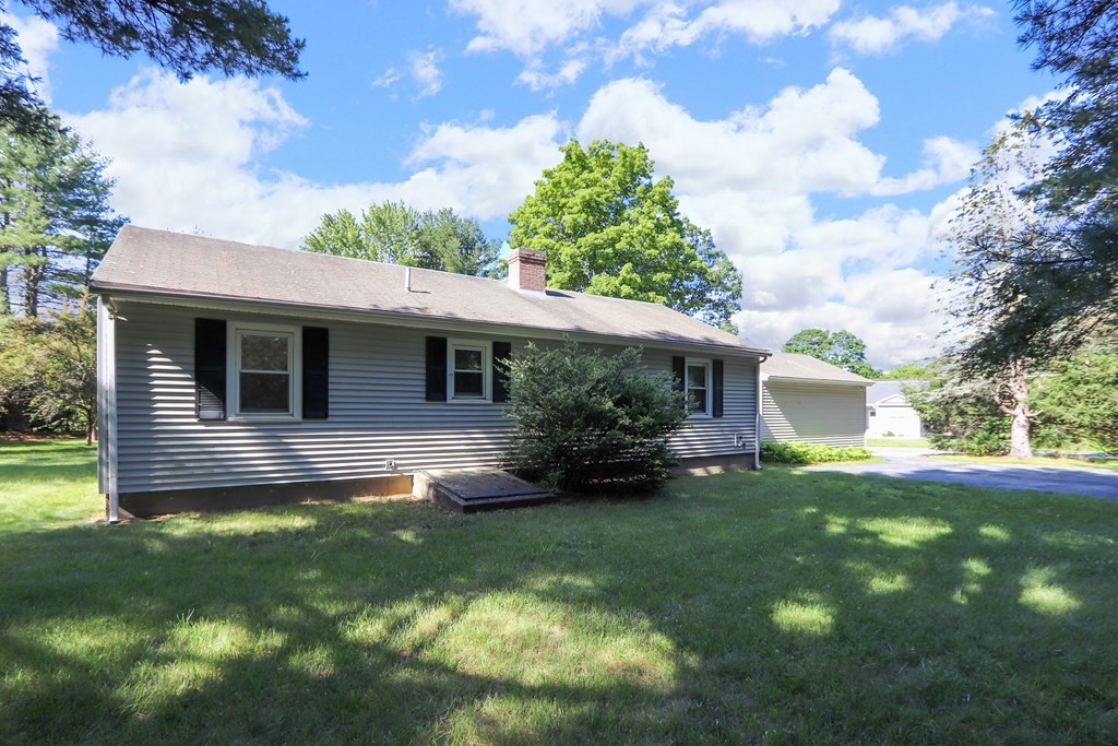 14 Snow Road Grafton, MA 01536 - Photo 3 of 22 Gallery Image 3
